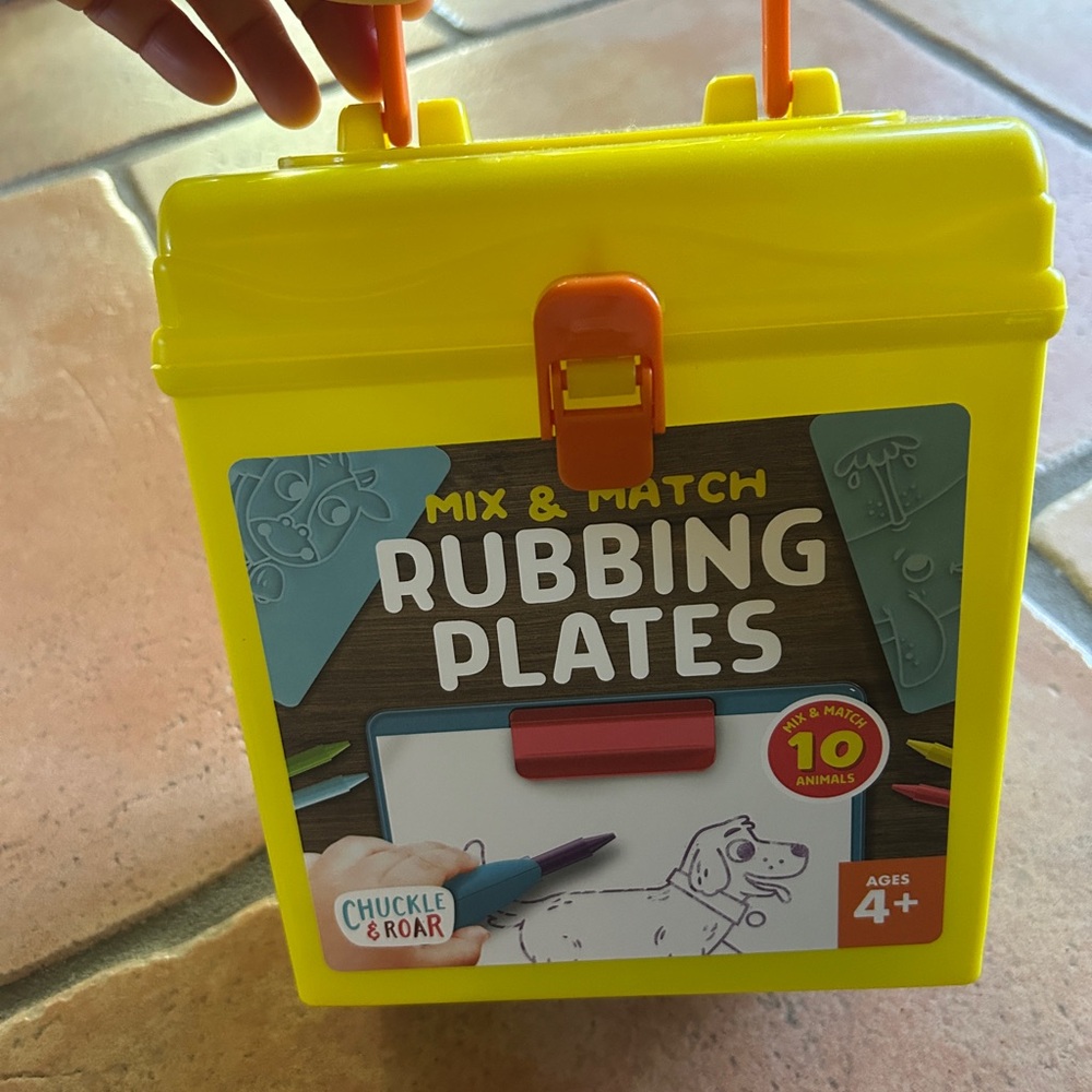 Chuckle & Roar “Mix & Match” Rubbing Plates (toy, art)